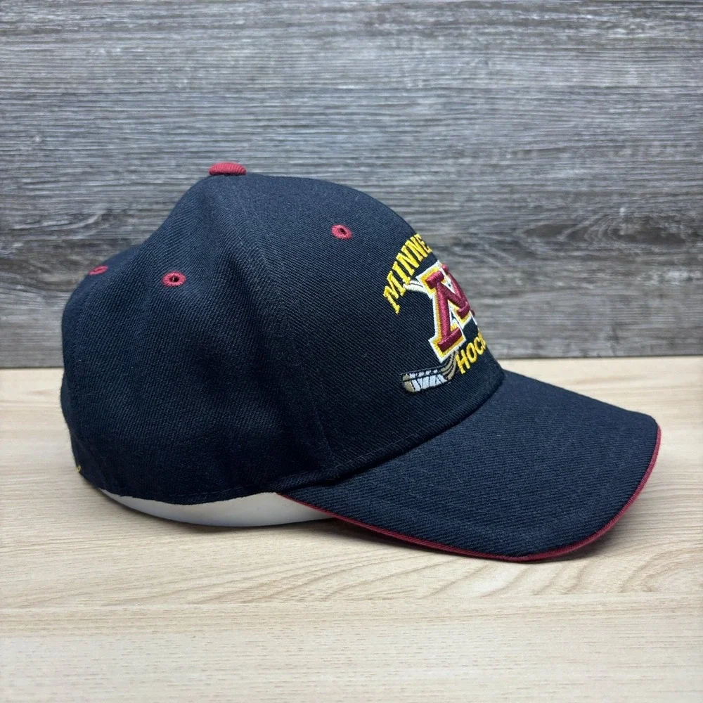 Vintage Minnesota Golden Gophers Hat Cap Fitted 7 1/2 Black Hockey NCAA Zephyr Z